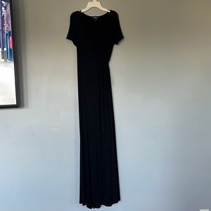 Lulu’s size M maxi wrap dress. Worn once. Low v-neck